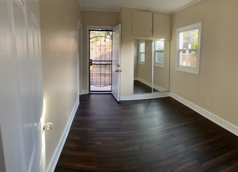 619 42nd St - Photo 5 of 10