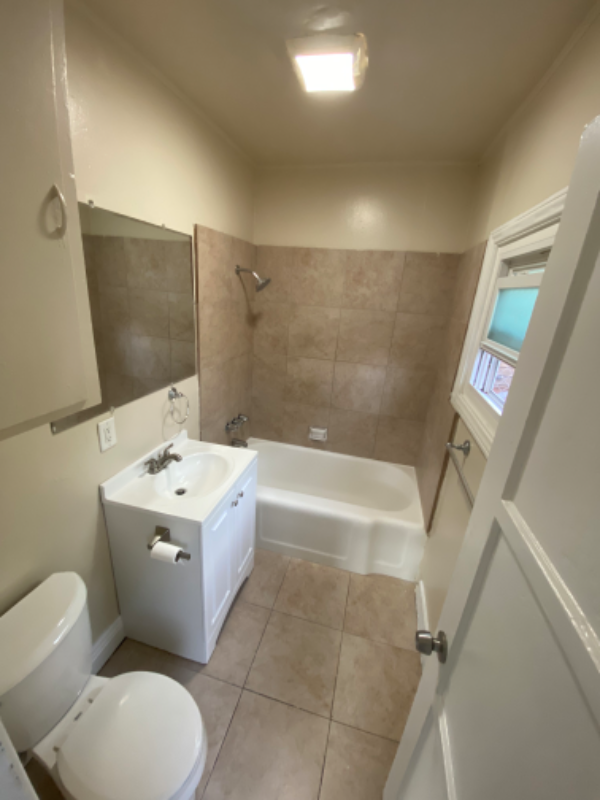 619 42nd St - Photo 7 of 10