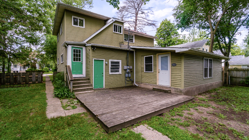 607 South University Avenue - Photo 2 of 19