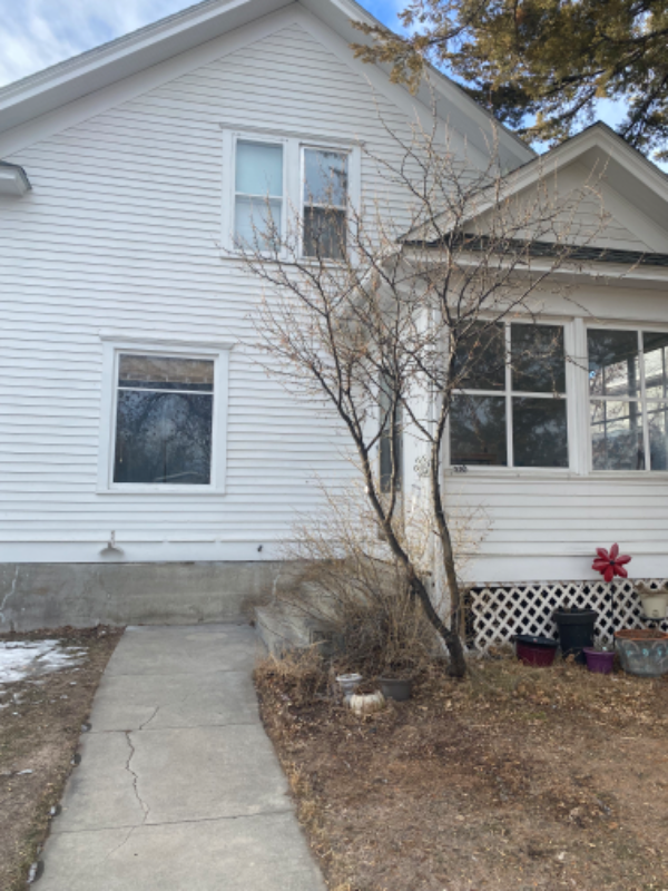 220 4th Ave E #1 - Photo 3 of 23