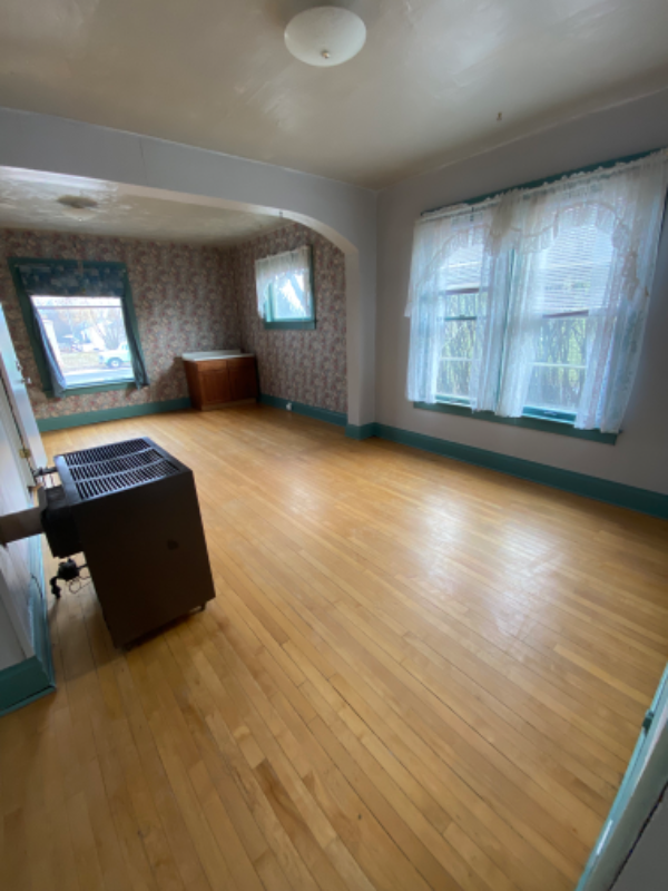 220 4th Ave E #1 - Photo 4 of 23