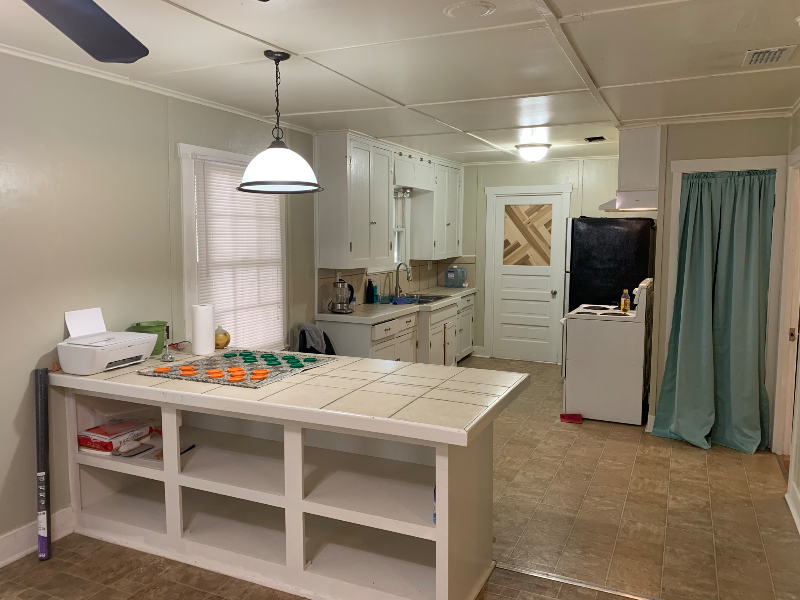 614 W Lee Ave - Photo 2 of 7