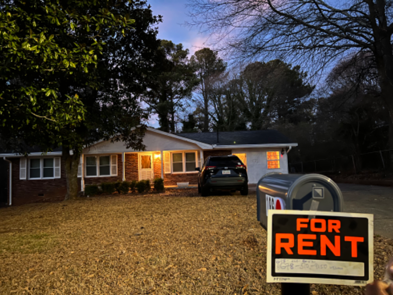 186 Zelma St Sw - Photo 2 of 10