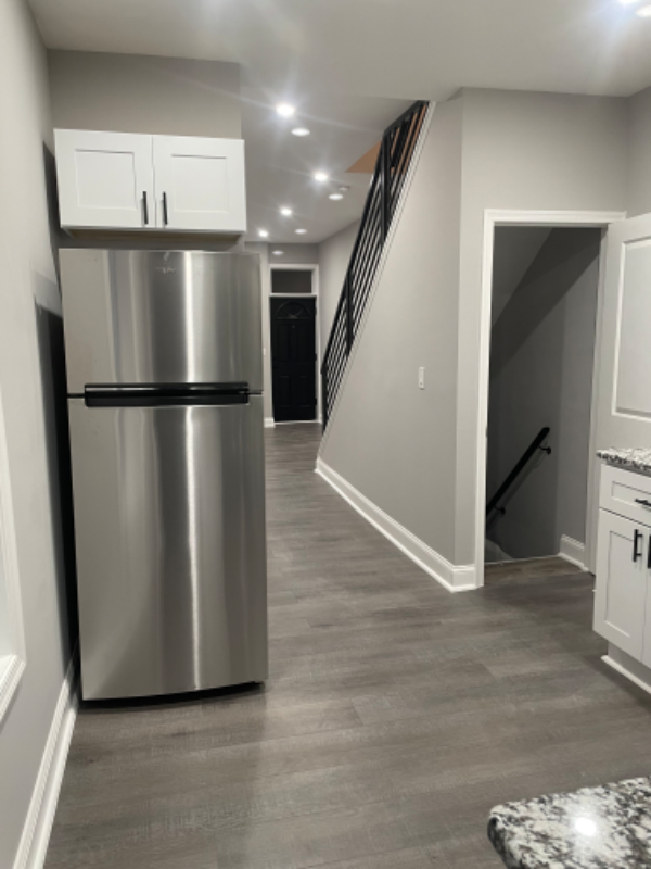 1535 W Seltzer St - Photo 2 of 13