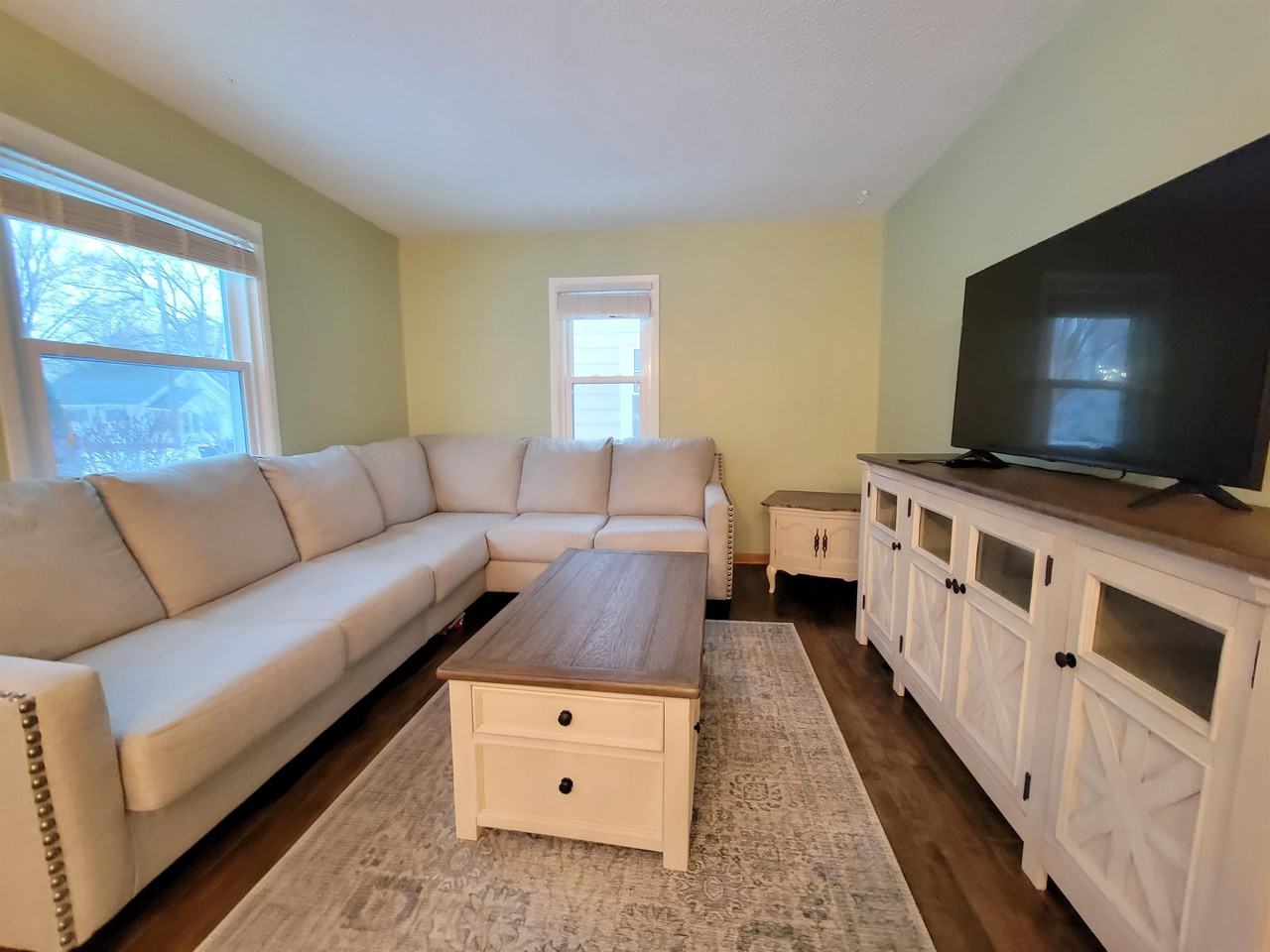 730 11th Ave Se #1 - Photo 5 of 9