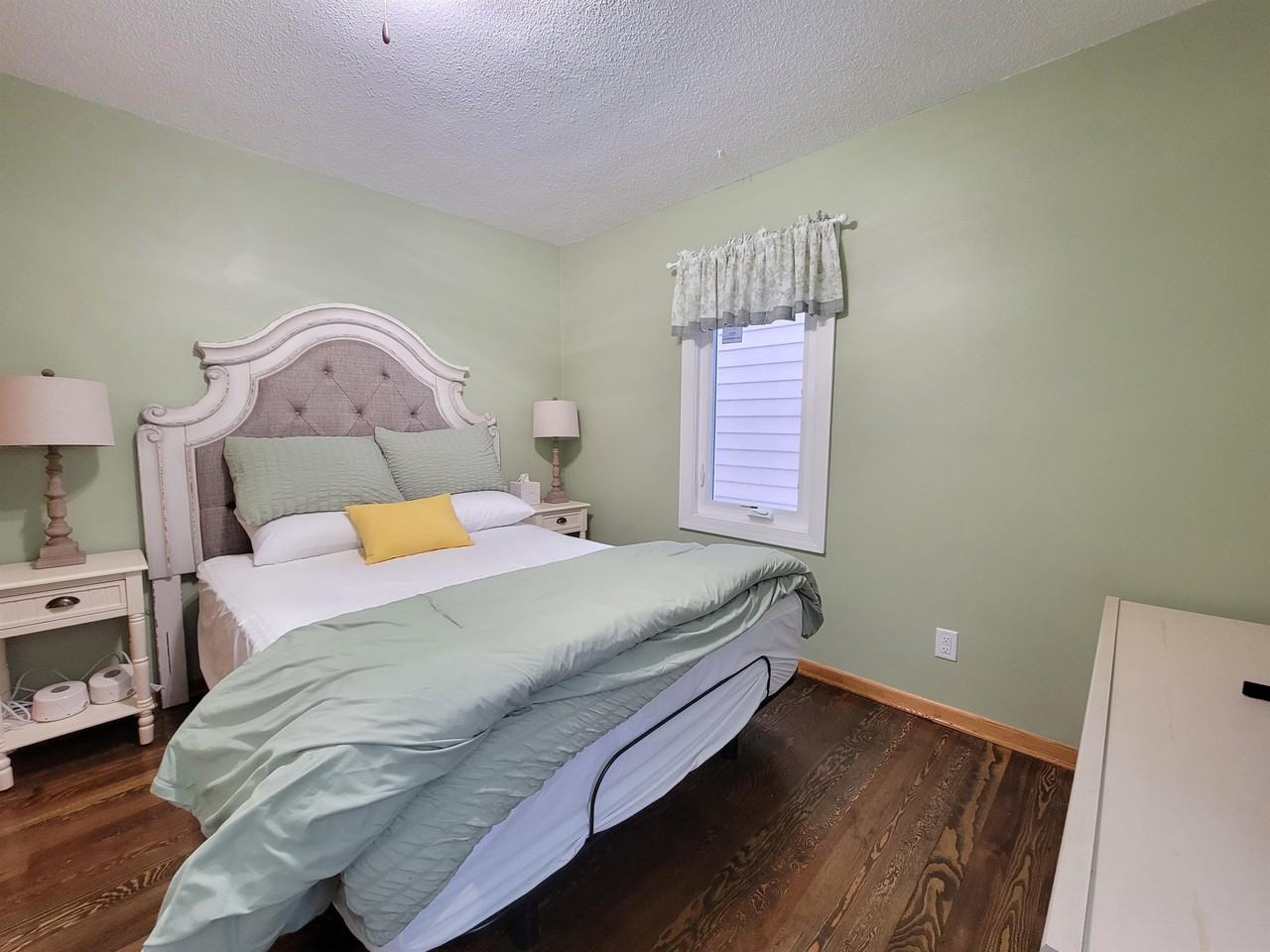 730 11th Ave Se #1 - Photo 6 of 9