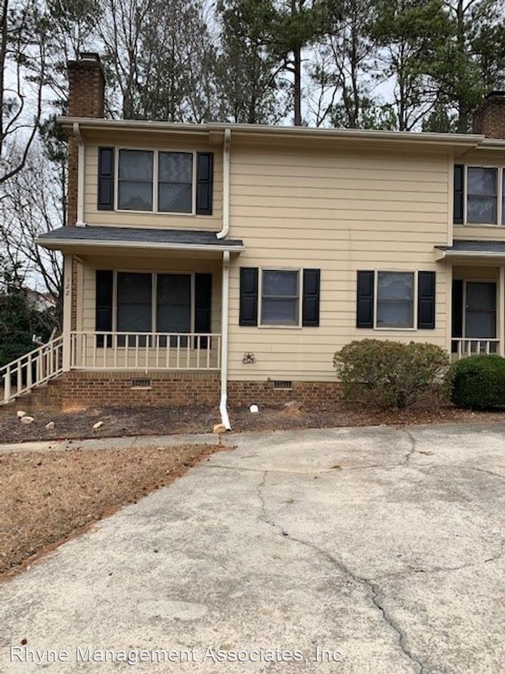 118-122 Chatham Woods Drive - Photo 2 of 11