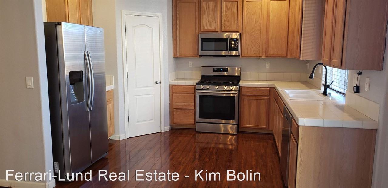 7422 Windswept Loop - Photo 2 of 4