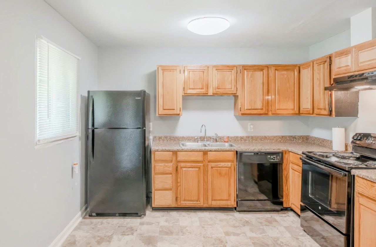 Battle Forrest Dr - Photo 2 of 5