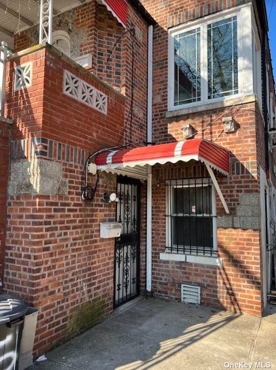 825 Avenue Z - Photo 3 of 4