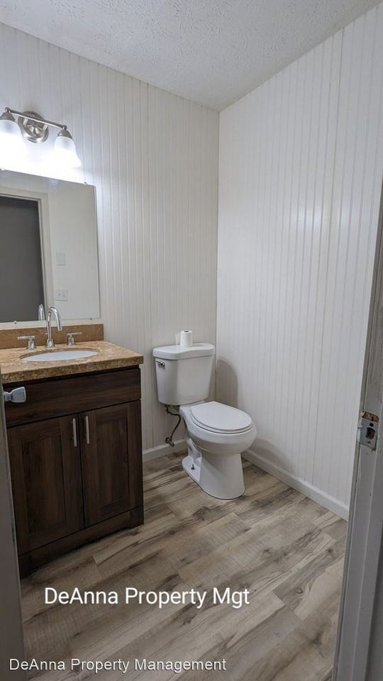 2900-2902 Forest Lane - Photo 3 of 9