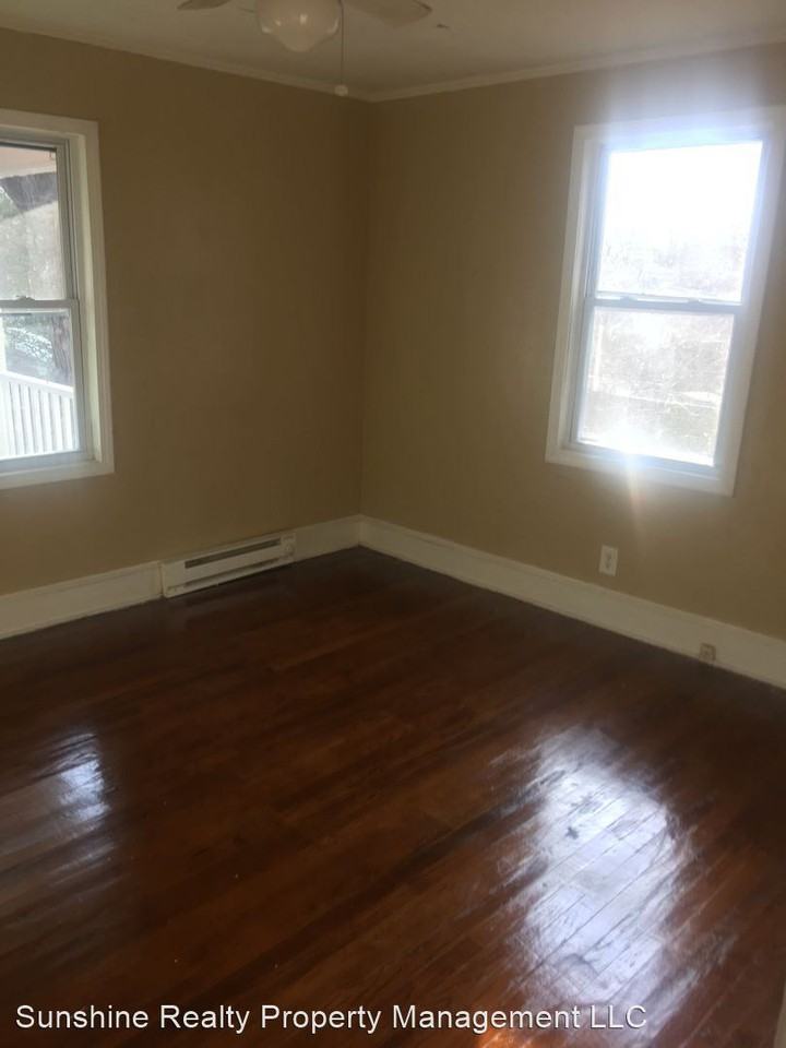 16 Circle Dr - Photo 3 of 5