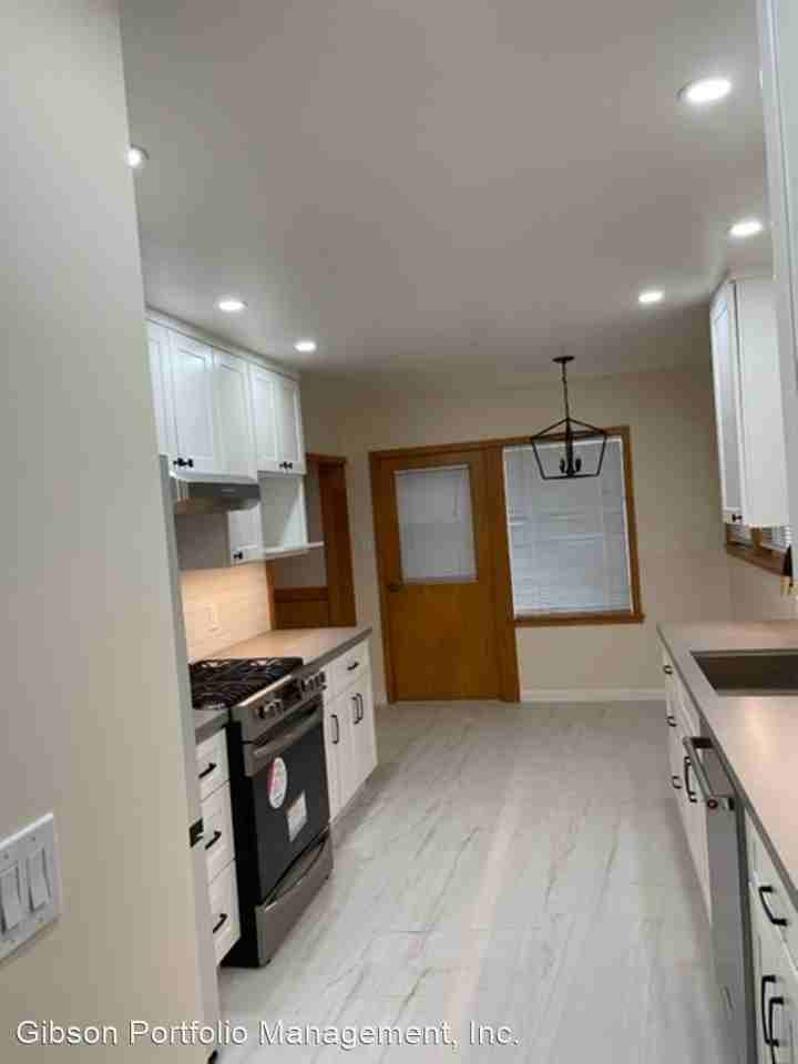 1904 El Verano Way - Photo 2 of 14