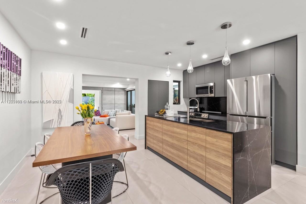 4217 Anne Ct - Photo 2 of 19