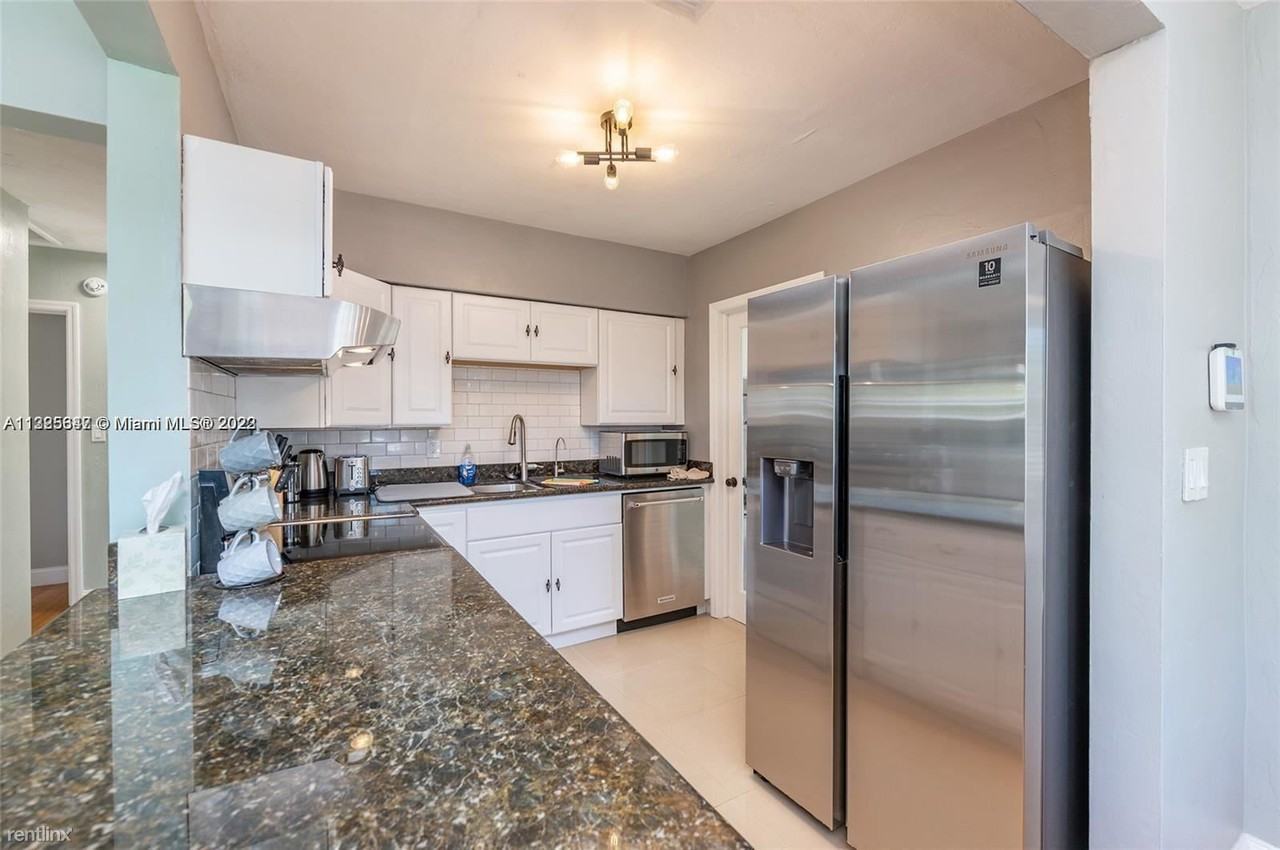 412 Sw 16th Ct - Photo 3 of 19