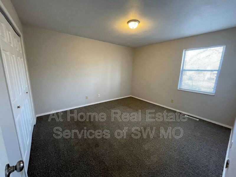 900 S Crutcher Ave #4 - Photo 5 of 7