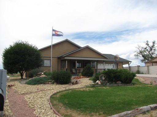 1581 Balsam St - Photo 2 of 4