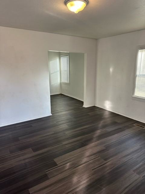 804 Ne Michigan Ave - Photo 2 of 9