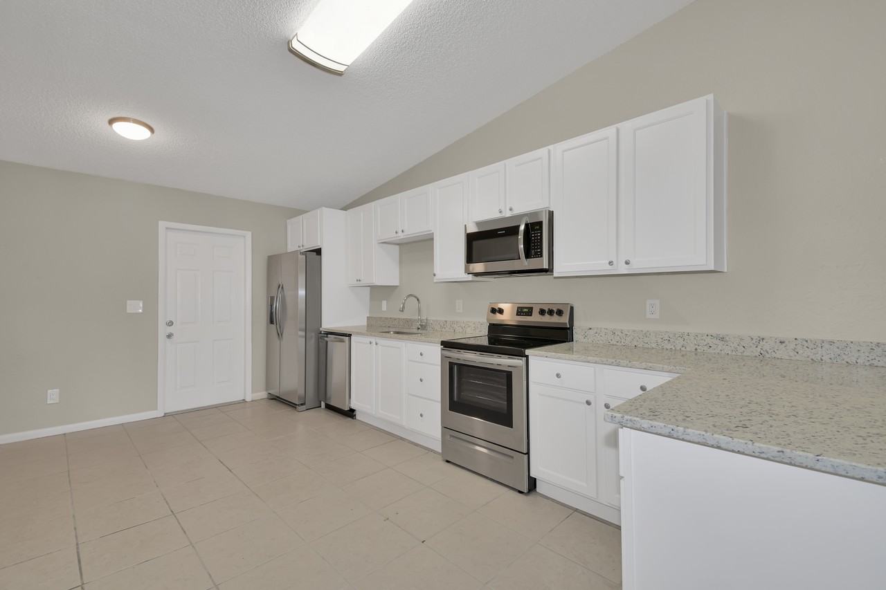 645 N Arnold Ave - Photo 7 of 10