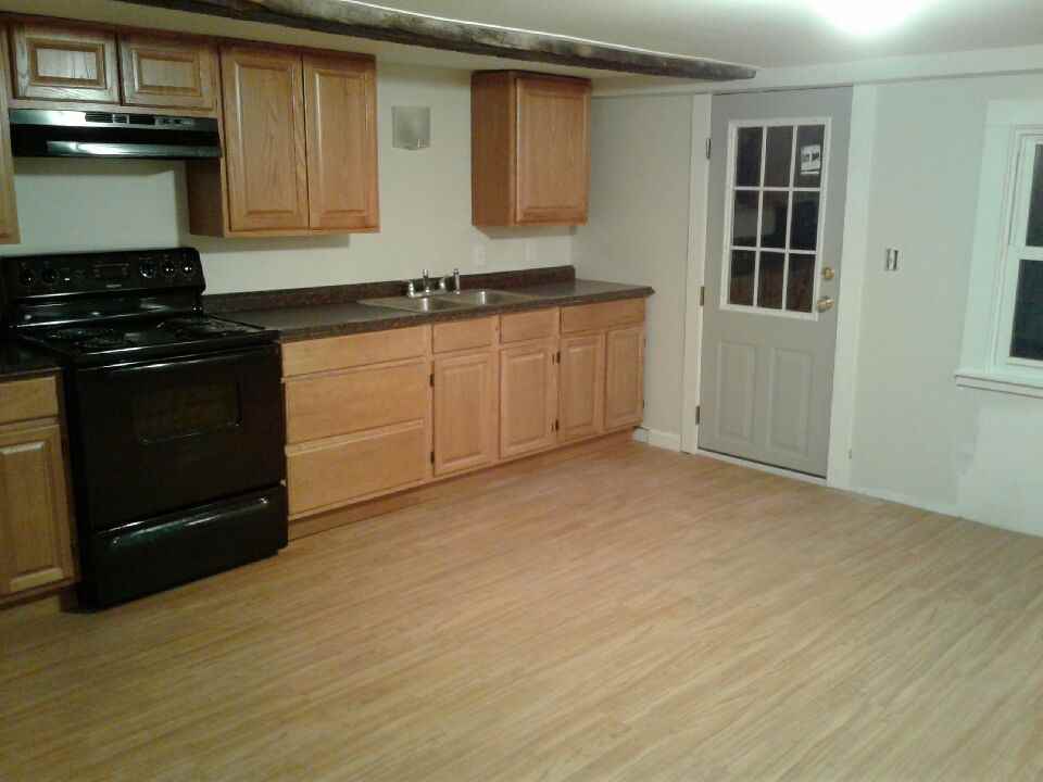 17 Pine St #4 - Photo 3 of 4