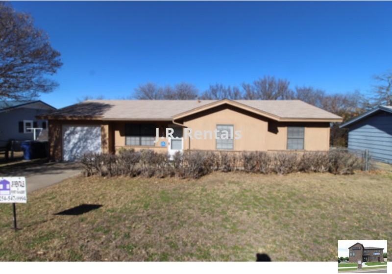 803 Michelle Dr - Photo 3 of 33