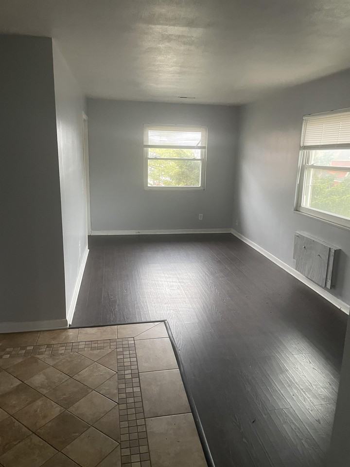 1303 Chardon Ct #C - Photo 3 of 11