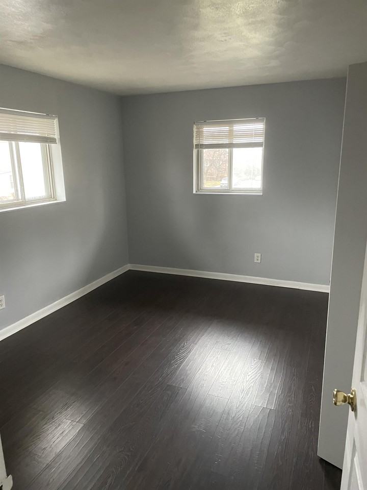1303 Chardon Ct #C - Photo 5 of 11