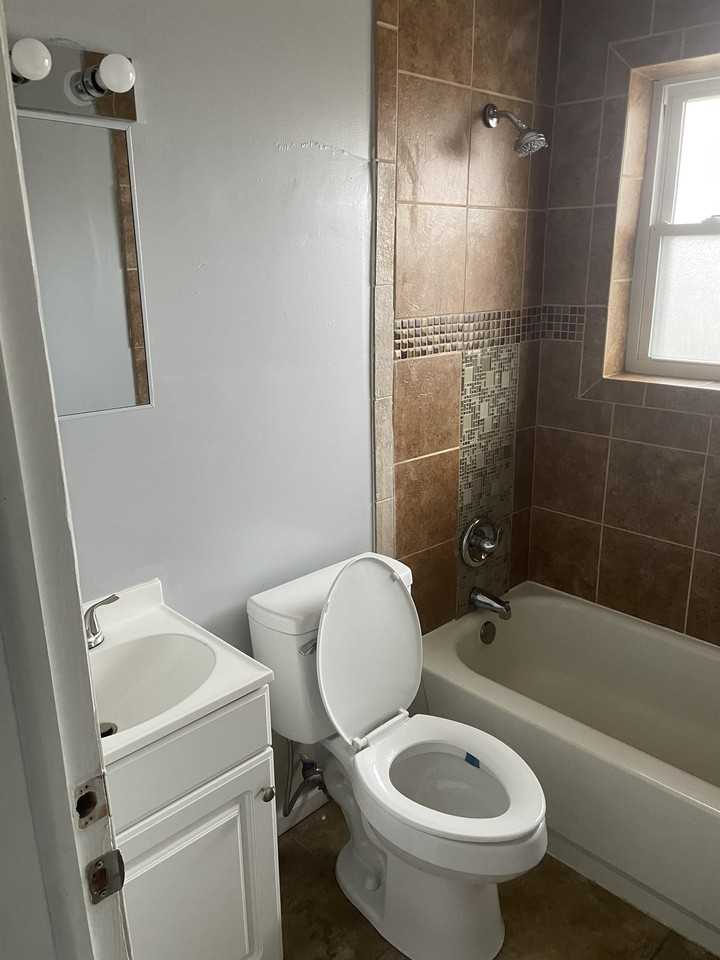 1303 Chardon Ct #C - Photo 6 of 11