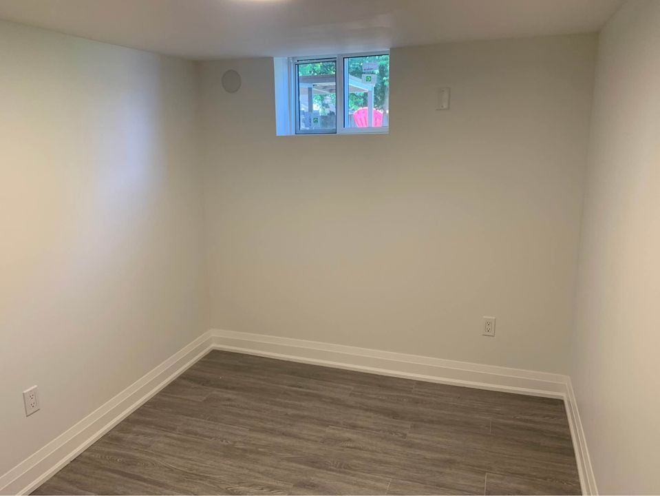 482 Midland Avenue - Photo 7 of 9
