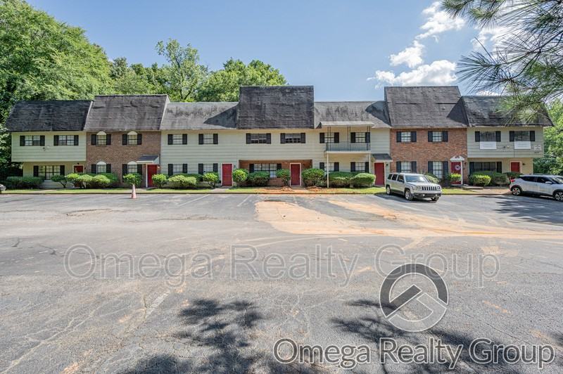 1827 Carson Rd #6 - Photo 2 of 27