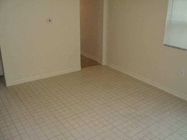 4601 Blaine St Ne #1 - Photo 4 of 8