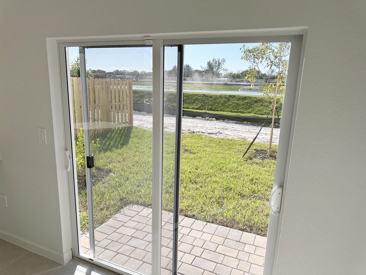 12432 12432 Northwest 23rd Court - 12432clientes@realtymiamigroup.com #12432 - Photo 5 of 27