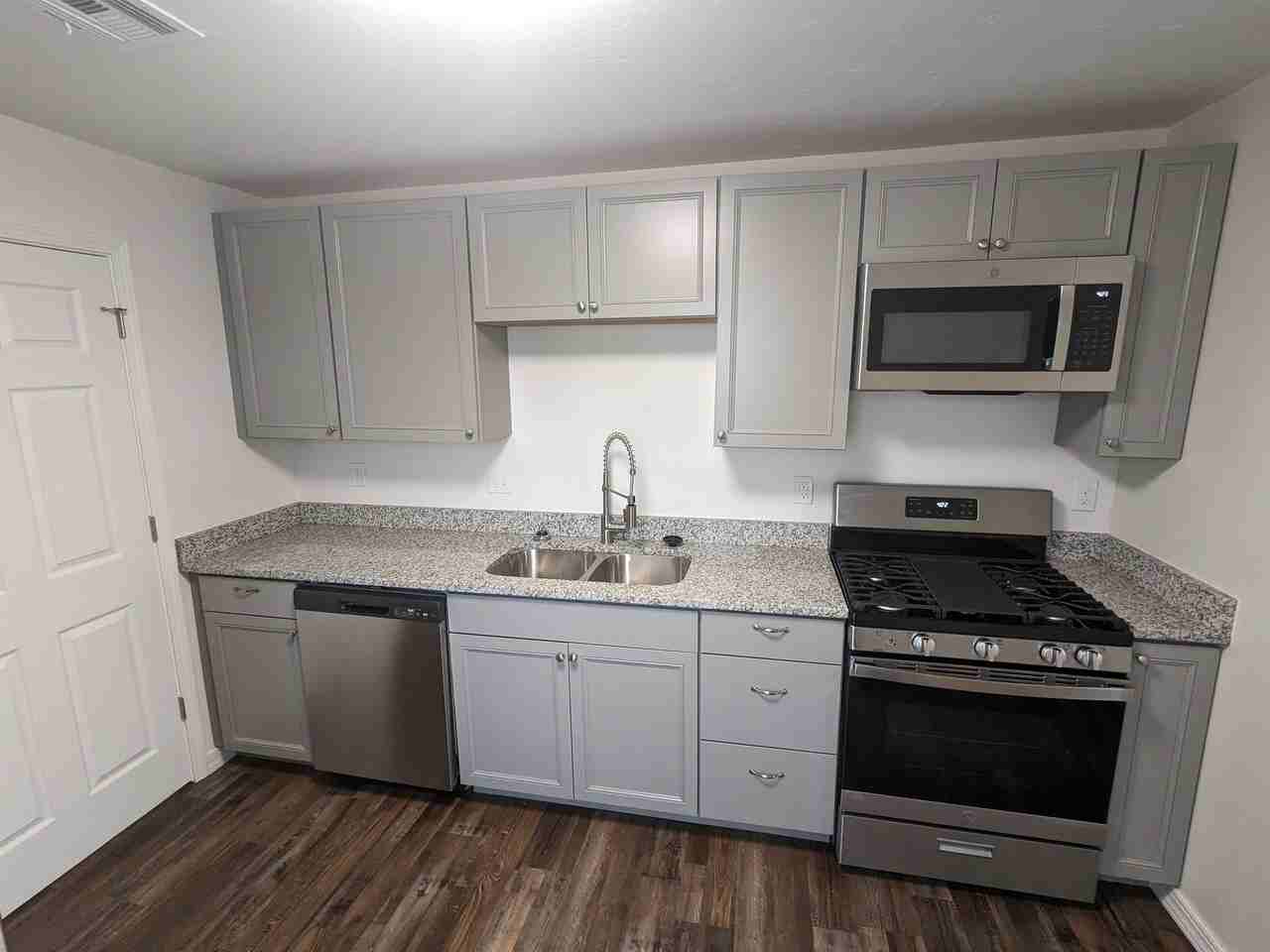 835 S Burdick St #1 - Photo 5 of 14
