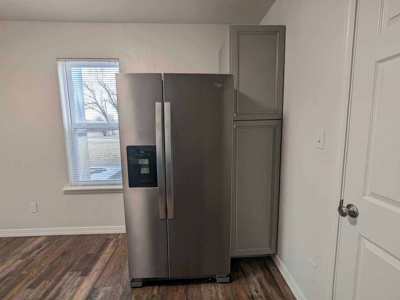 835 S Burdick St #1 - Photo 6 of 14