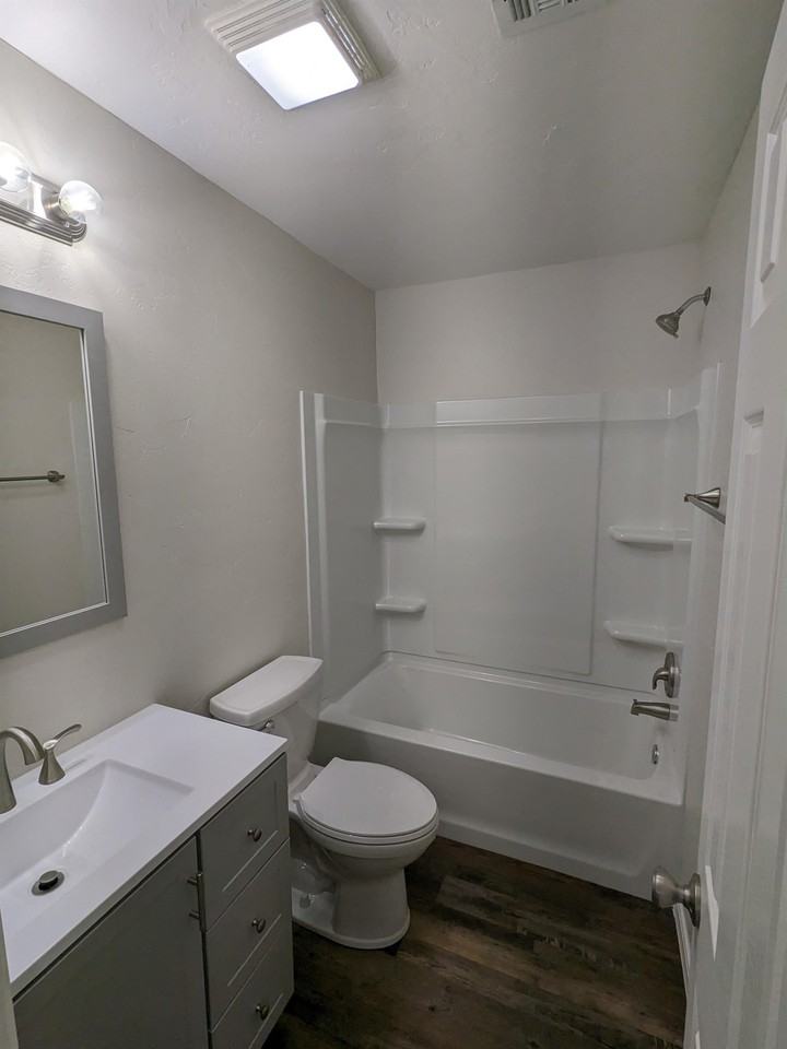 835 S Burdick St #1 - Photo 7 of 14