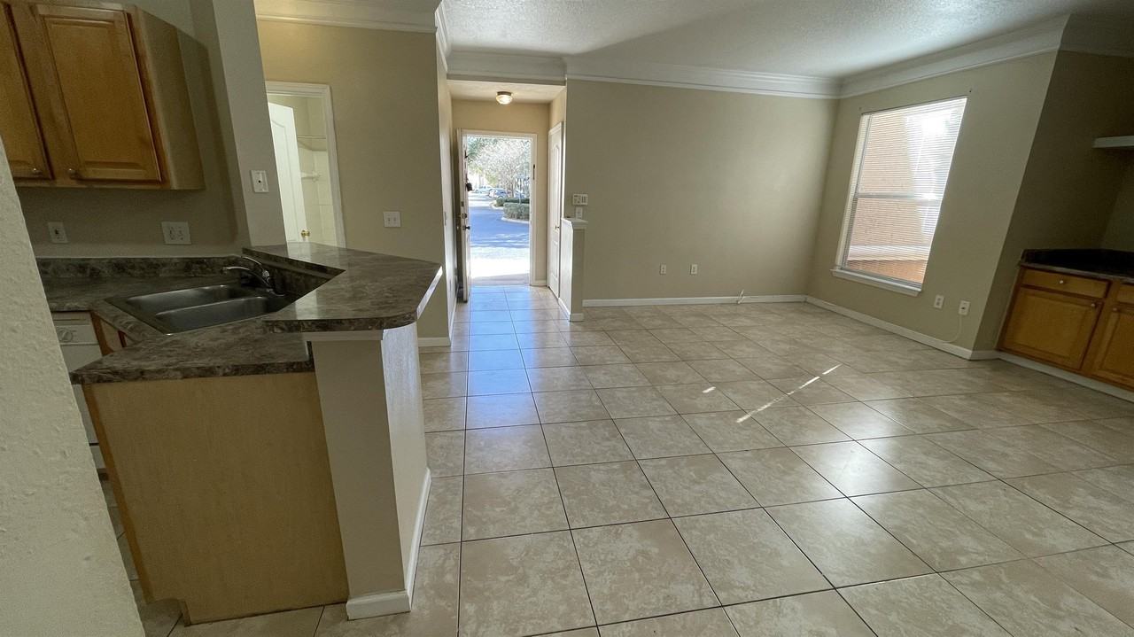17954 Villa Creek Dr #17954 - Photo 4 of 34