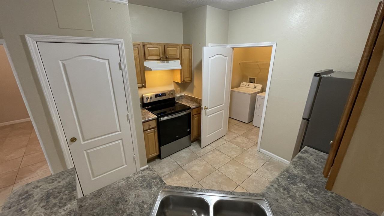 17954 Villa Creek Dr #17954 - Photo 6 of 34