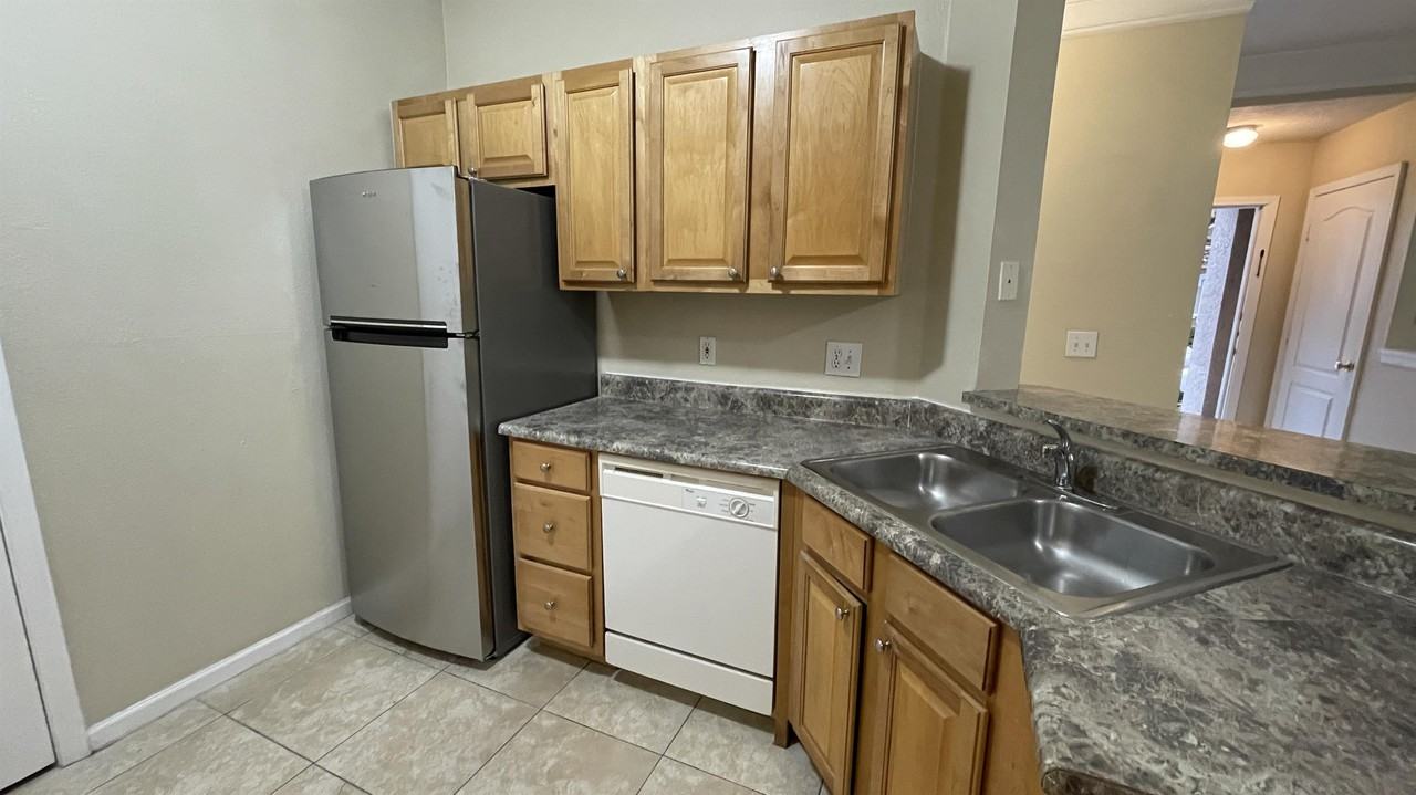 17954 Villa Creek Dr #17954 - Photo 7 of 34