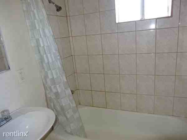 139 N Algona Ave - Photo 3 of 11