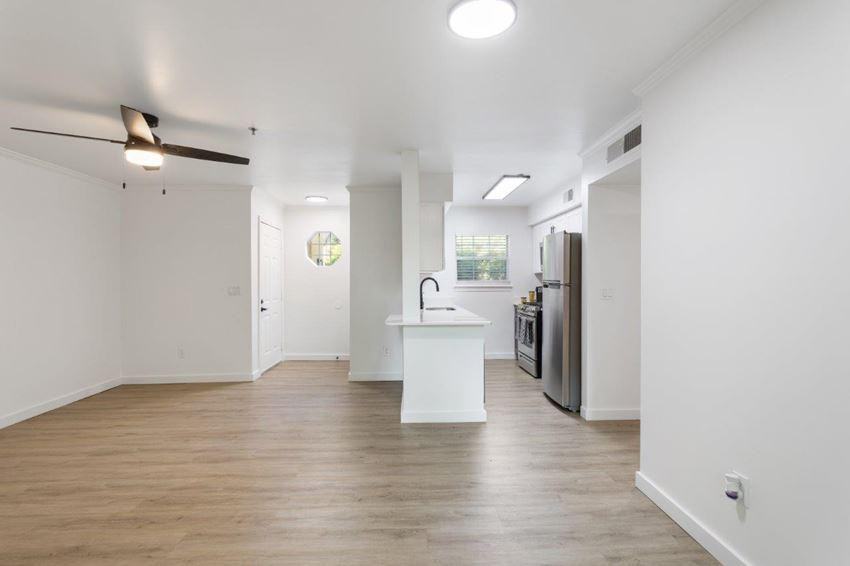 100 Brentwood Oaks Dr - Photo 2 of 39