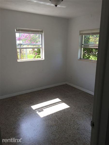 3042 15th Ave S - Photo 2 of 10