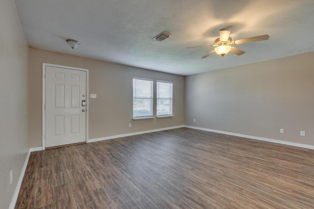 5536 Camarillo Dr - Photo 2 of 20