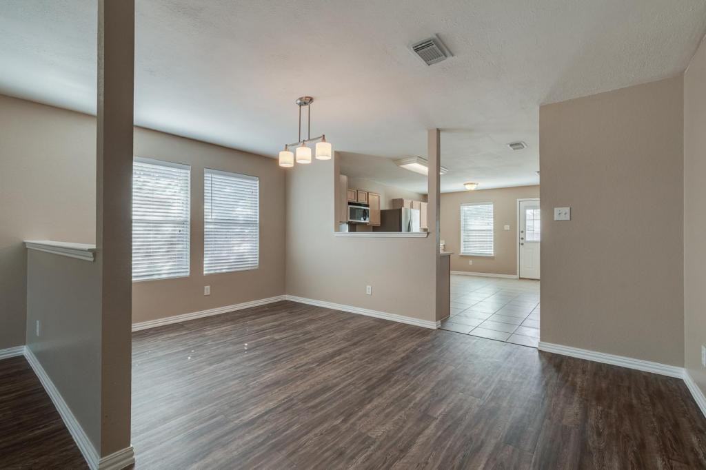5536 Camarillo Dr - Photo 4 of 20