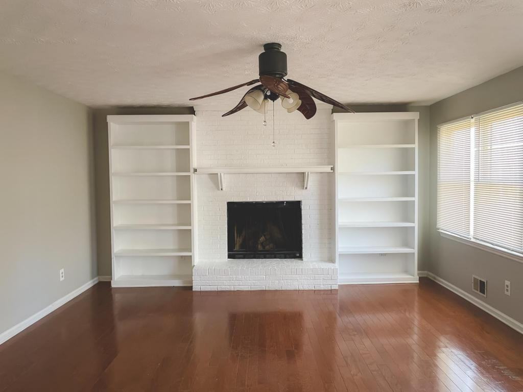 2021 Hunters Cove Dr - Photo 7 of 20