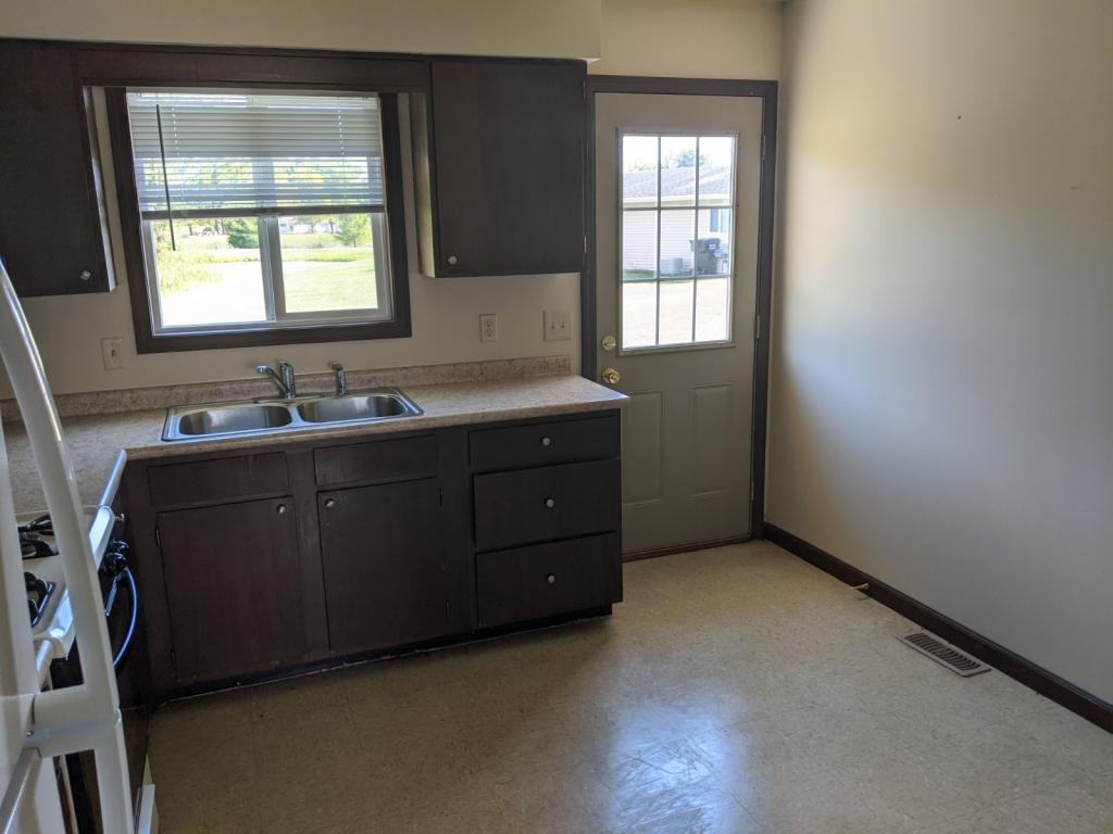 7131 E 125 S - Photo 3 of 10