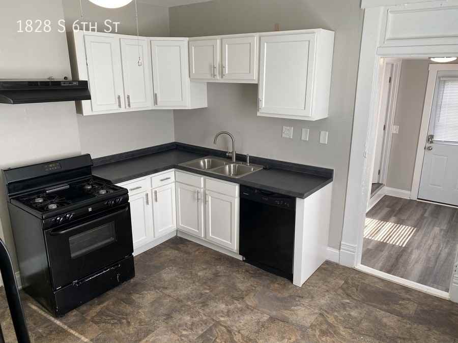 1828 S 6th St - Photo 3 of 11