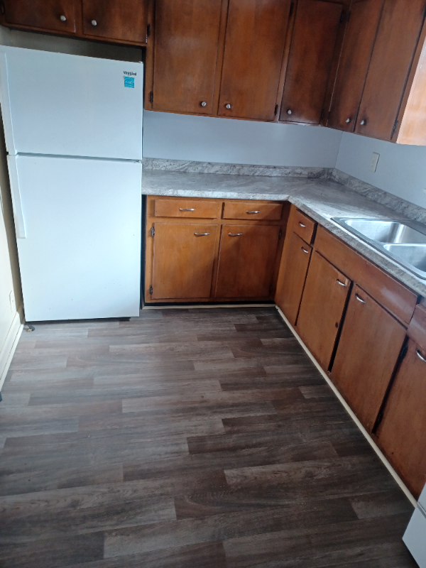 601 Brown Ave - Photo 3 of 4