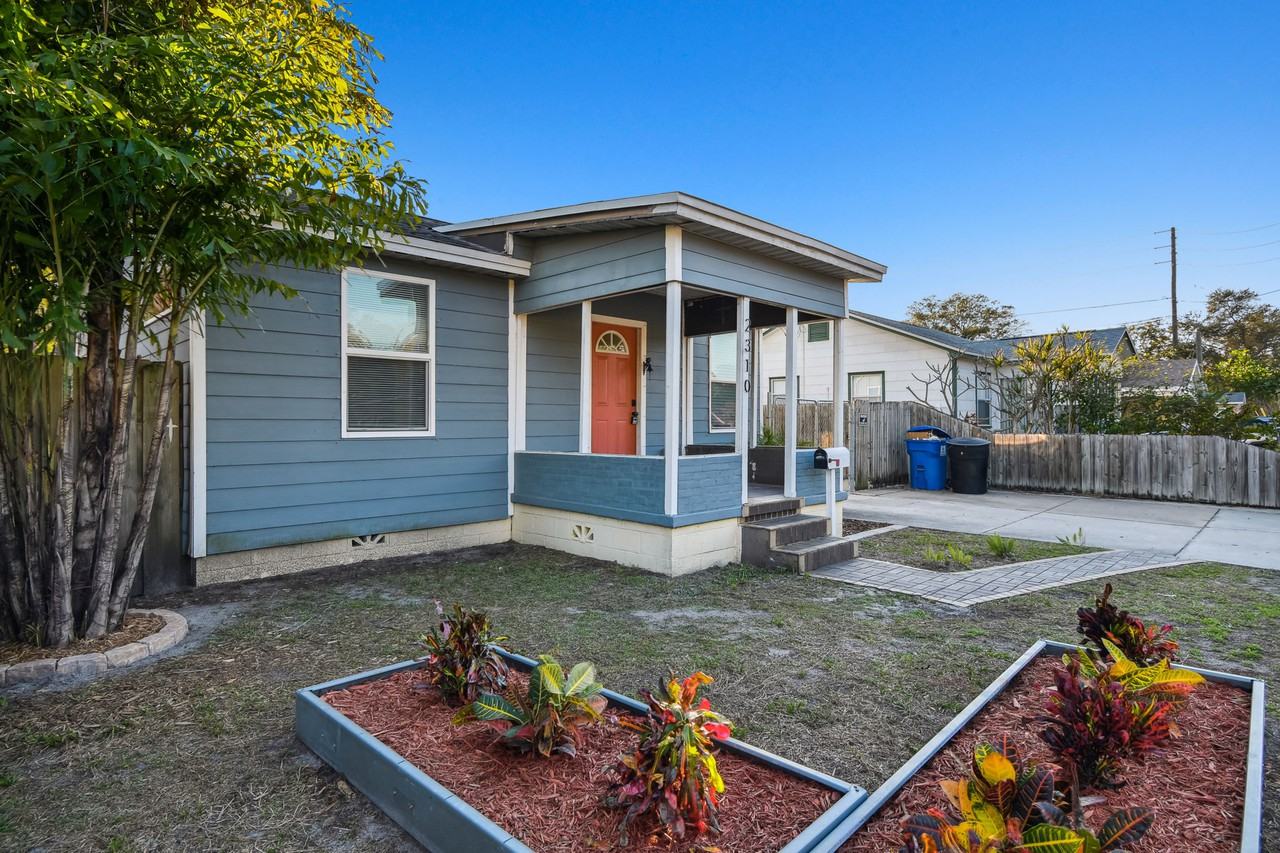 2310 30th Ave N #MAIN - Photo 2 of 26