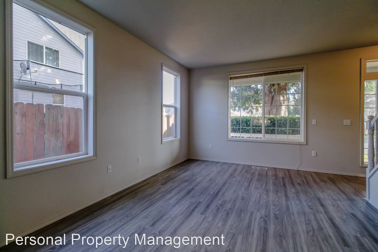 1075 Sunset Ridge Dr - Photo 3 of 17