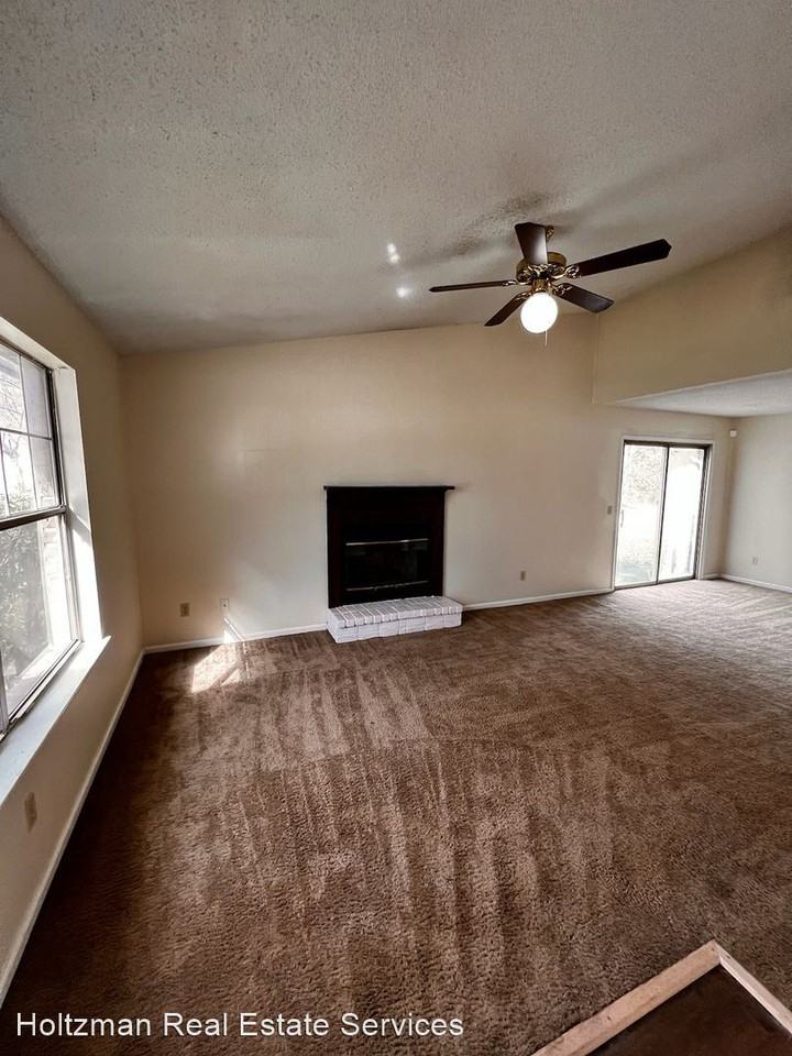 671 Windhaven Dr - Photo 2 of 14